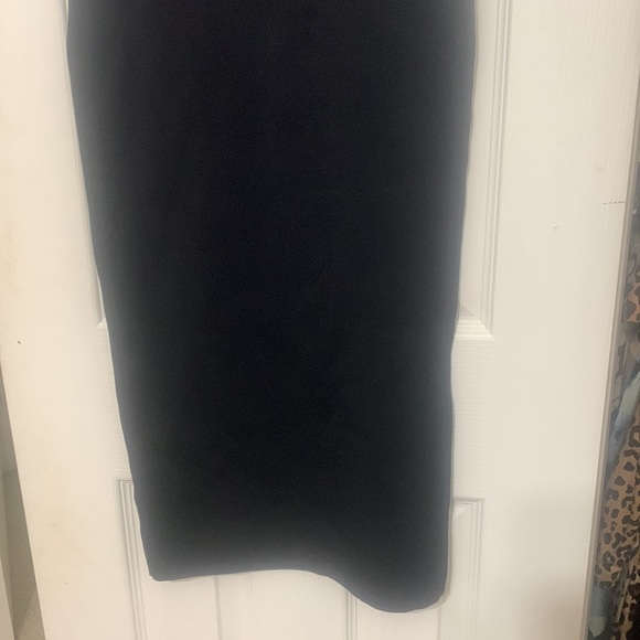Stunning pre-loved Michael Kors black midi dress. - Picture 5 of 7